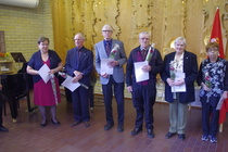 Tuupovaaran Eläkkeensaajat 40v.ansiomerkinsaajat kultainen merkki Raili Koskinen-Ratinen Hopeiset merkit Pentti Jormanainen, Jouko Partanen, Onni Oiiroinen, Vieno Kareinen ja Kirsti Pirinen