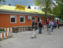 Tankkaushetki matkan varrella