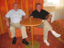 Onni ja Martti nauttii matkasta